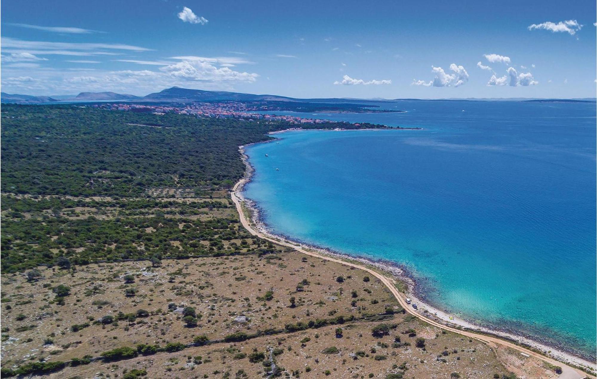 Pet Friendly Apartment In Novalja With Kitchen Esterno foto